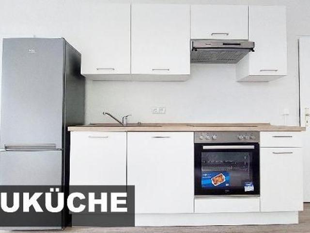 4 Zimmer mit Balkon und EBK, frisch saniert mit Aufzug