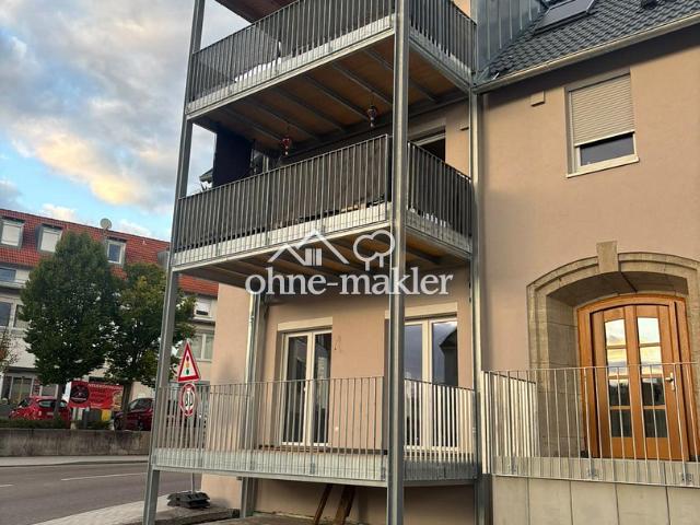 4 Zimmer NEU Kernsanierte Wohnung 111m2 mit großem Balkon