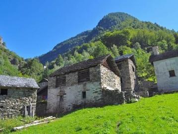 4.Zimmer Rustico zum Ausbauen mit viel ebenem Wiesland / 4 Zimmer Rustico zum Renovieren mit viel Wiesland
