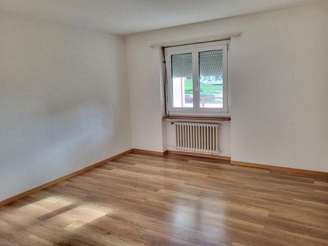 4 Zimmerwohnung an der Burgstr. 59 in Uster befristet bis 30.09.2027