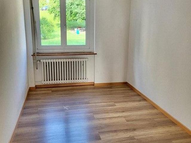 4 Zimmerwohnung an der Burgstr. 59 in Uster befristet bis 30.09.2027