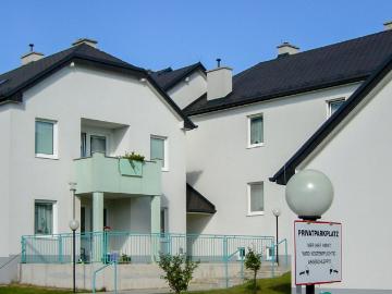 4 Zimmerwohnung im EG mit Loggia