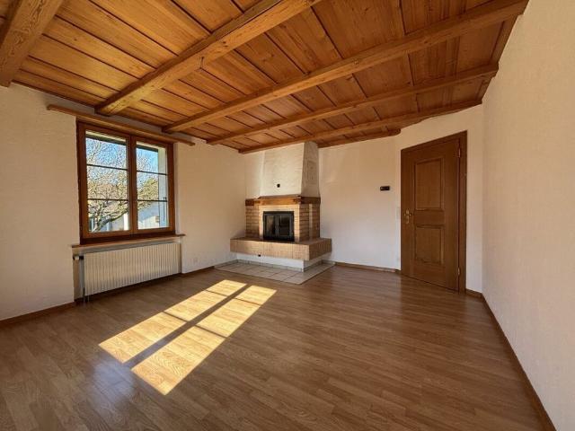 4 Zimmerwohnung in 5 Familienhaus