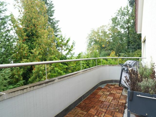 4 Zimmerwohnung mit Blick ins Grüne und zwei Balkone