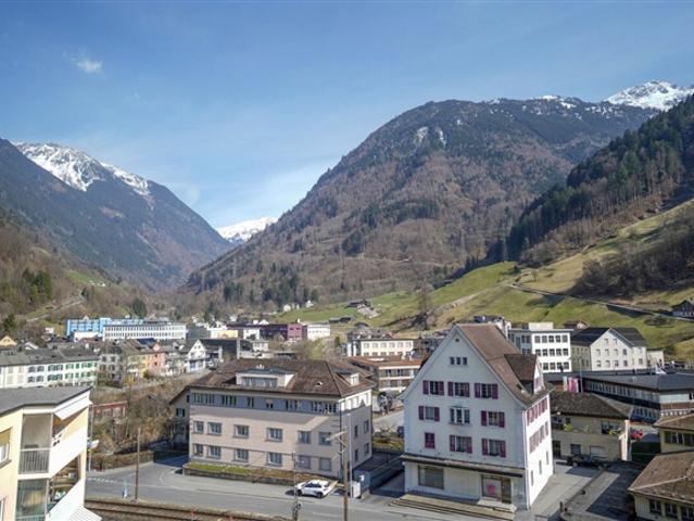 4 Zimmerwohnung über den Dächern von Schwanden