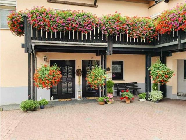 4 ZKB Wohnung mit Terrasse, Einbauküche und Stellplatz