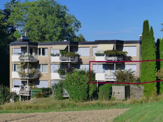 4½ Zr. Wohnung mit Aussicht, Garage und Hallenbad