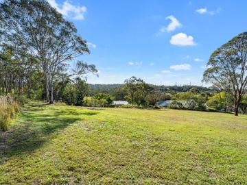 4,063m² of Top Camp Tranquillity With Valley Views