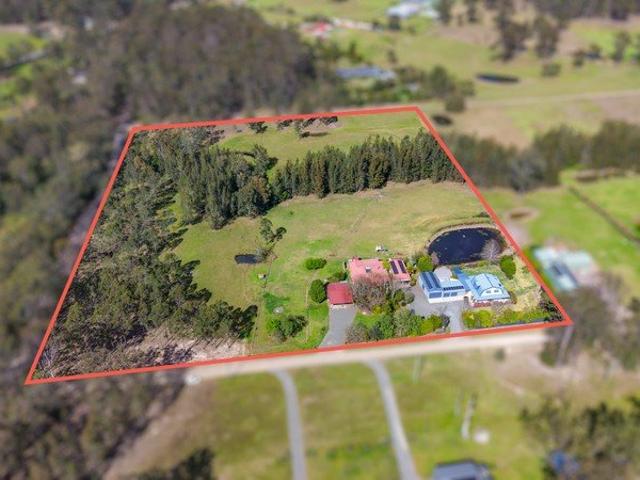 4.14 HECTARES OF PRIVATE ACREAGE. TWO HOMES, A GRANNY FLAT, ONE EXTRAORDINARY LIFESTYLE