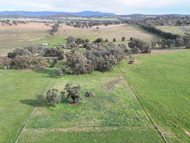 4.176 ACRE LIFESTYLE GET AWAY. FULLY FENCED & SEALED ROAD FRONTAGE!