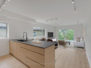 4 1254 Davenport Road in Toronto: Corso Italia Davenport House for lease Toronto W03: MLS®# W13224896