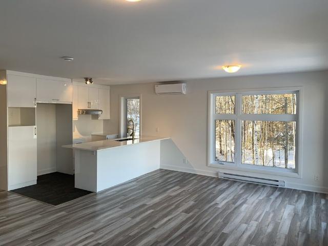 4 1/2 Mirabel St Canut