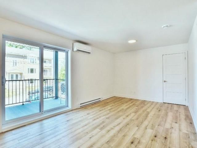 4 1/2 À LOUER SAINT JACQUES APPARTEMENT À LOUER
