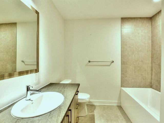 4 1/2 À LOUER SAINT JACQUES APPARTEMENT À LOUER