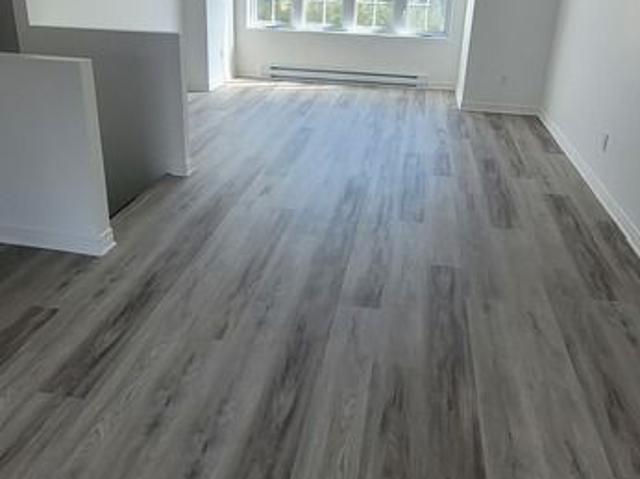 4 1/2 à Laval Ouest