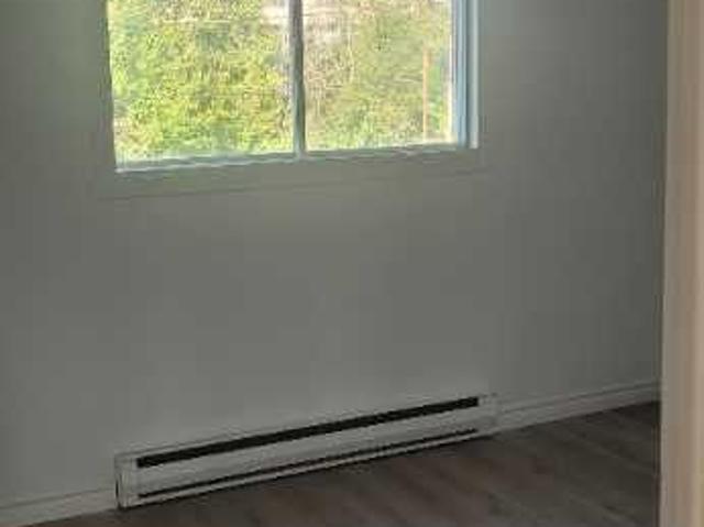 4 1/2 à st Jérôme 1350$
