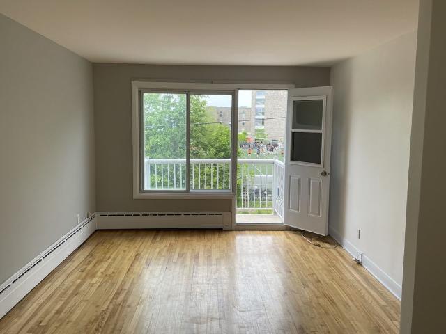 4 1/2, Ahuntsic Cartierville