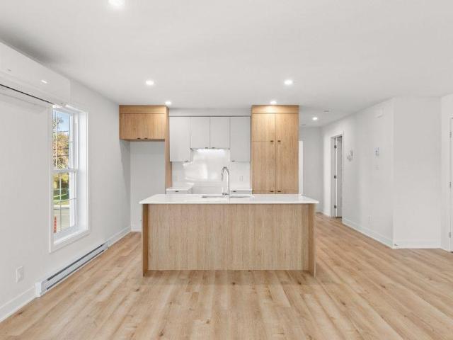 4 1/2 CONDO NEUF * 1 MOIS GRATUIT