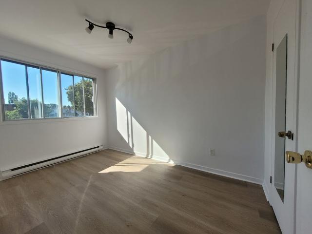 4 1/2 Au 1er De Plex Entrées Privée SEPT