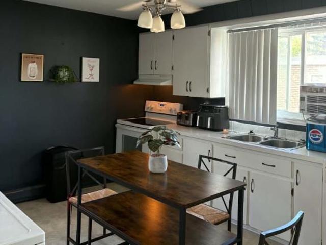 4 1/2, SorelTracy, 1050$, Dispo Novembre 2026, stationnement et cabanon inclus