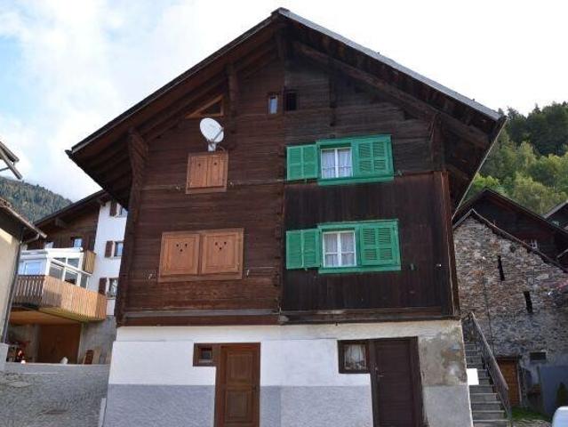 4 1/2 Zi. Doppelhaus mit Terrasse an sehr sonniger Aussichtslage/Haus mit 4 1/2 Zimmern, Terrasse, ruhig, sonnig, schöne Aussicht