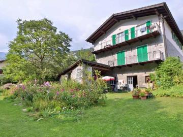 4 1/2 Zi Wohnung im EG in 2 Familienhaus / 4 1/2 Zimmer Wohnung im Erdgeschoss in Zweifamilienhaus