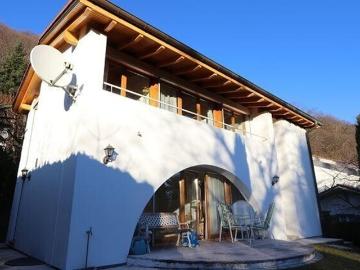 4 1/2 Zimmer Villetta mit Pool und grossem Umschwung / 4 1/2 Zimmer Villetta mit Pool und grossem Grundstück