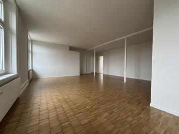 4 1/2 ZIMMER ALTBAUWOHNUNG