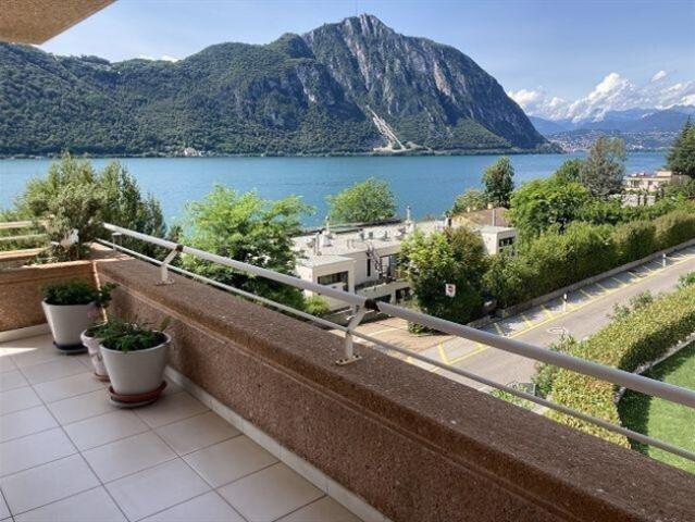 4 1/2 Zimmer Attikawohnung mit tollem Seeblick und Aussenpool / 4 1/2 Zimmer Attikawohnung mit Seeblick und Aussenpool