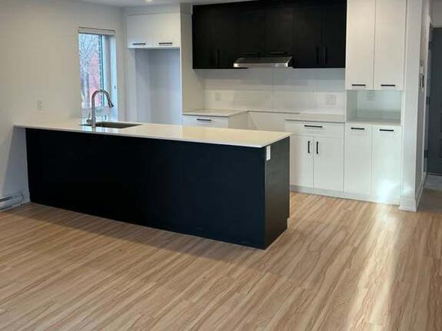 4 1/2Moderne 2020 Comptoir Quartz Clim
