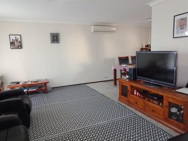 4 * 1 Home in Rostrata Primary & Willetton High School Zone
