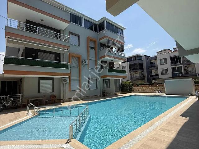 4 + 1 Havuzlu Otoparklı Asansörlü Kiralık Daire