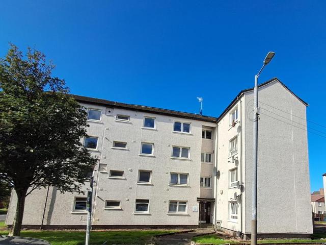 /4, 28 John Knox Street, Clydebank. 2 bed flat to rent £750 pcm £173 pw