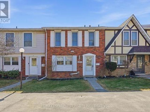 4 2252 Upper Middle Road, Burlington, ON, L7P 2Z9 townhouse for sale | Listing ID W12939 | Royal LePage