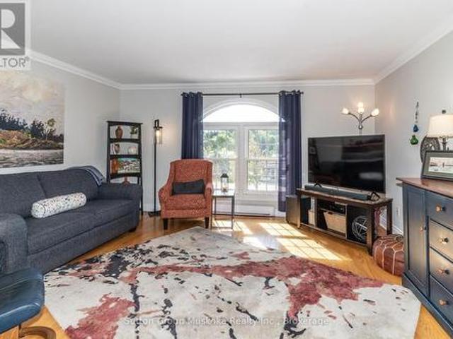 4 44 King William Street, Huntsville, ON, P1H 1G3 townhouse for sale | Listing ID X13812 | Royal LePage