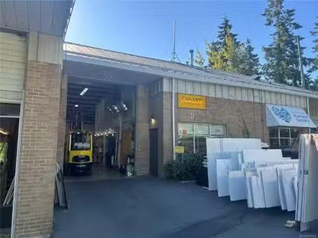 4 4217 Glanford Ave, Saanich, BC, V8Z 4B9 commercial for lea.