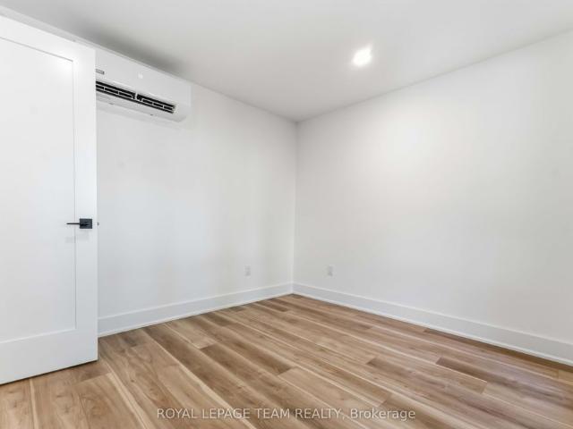4 549 Melbourne Avenue, Ottawa