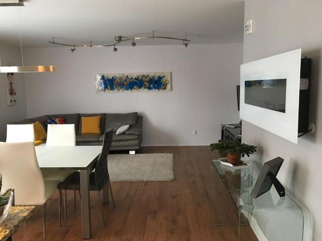 4.5 À LAVAL TRÈS TRANQUILLE EN BETON AVEC ASCENSEUR!