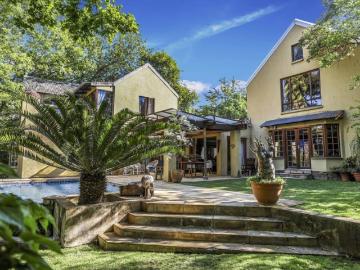 4.5 Bedroom House To Let in Rivonia