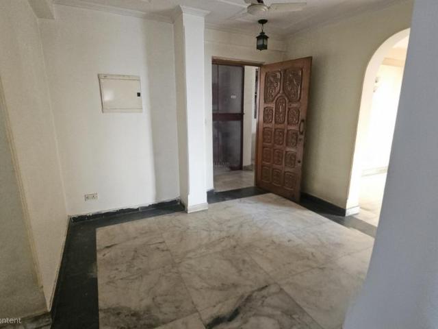 4.5 BHK Apartment in Vaishali for resale Ghaziabad. The reference number is 18892905