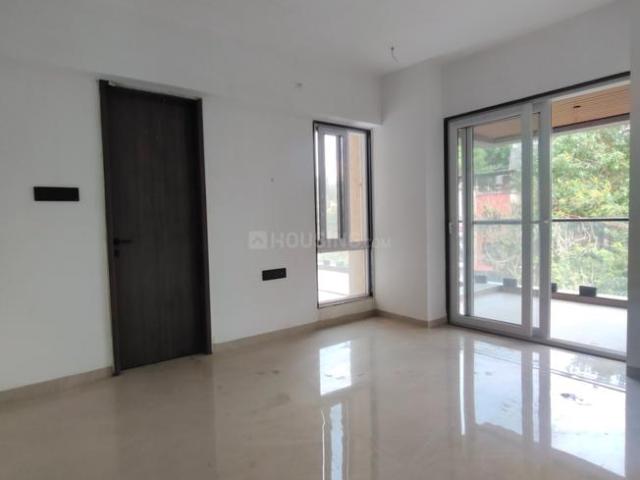 4.5 BHK Apartment in Viman Nagar for rent Pune. The reference number is 20872939