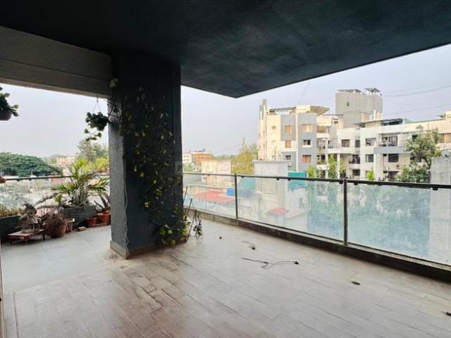4.5 BHK Apartment in Viman Nagar for resale Pune. The reference number is 21372038