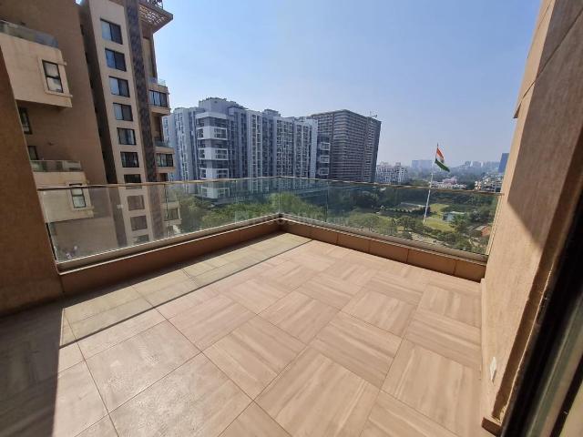 4.5 BHK Apartment in Wadgaon Sheri for rent Pune. The reference number is 19578071