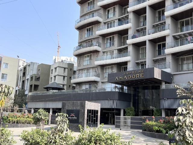 4.5 BHK Apartment in Baner for rent Pune. The reference number is 21004034