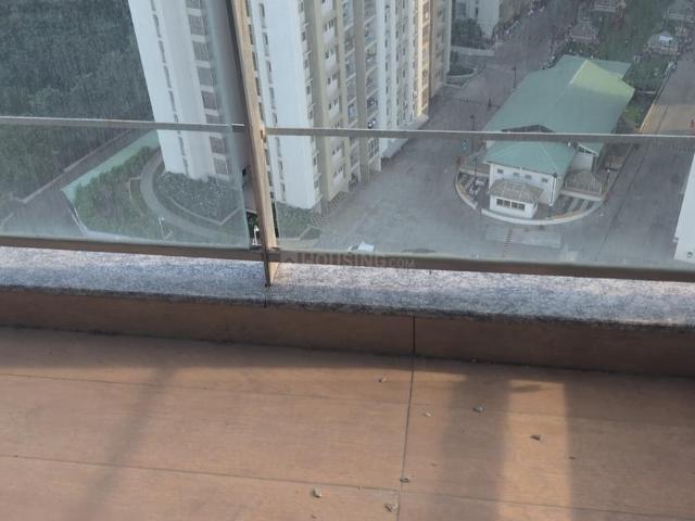 4.5 BHK Apartment in Hadapsar for resale Pune. The reference number is 21142839