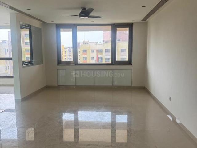 4.5 BHK Apartment in Kalyani Nagar for rent Pune. The reference number is 19990504
