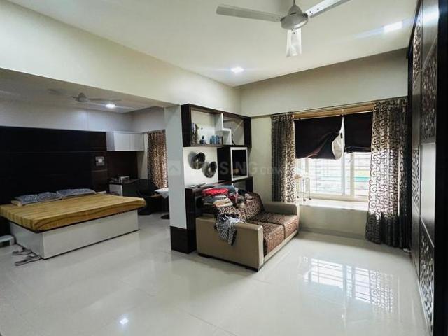 4.5 BHK Apartment in Kalyani Nagar for rent Pune. The reference number is 20014206