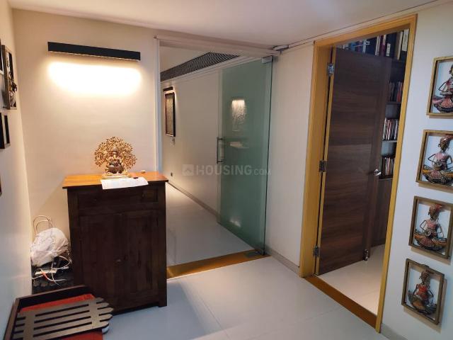 4.5 BHK Apartment in Kalyani Nagar for rent Pune. The reference number is 21118898