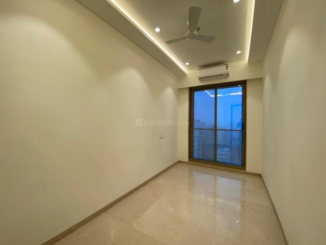 4.5 BHK Apartment in Khar West for rent Mumbai. The reference number is 20895300
