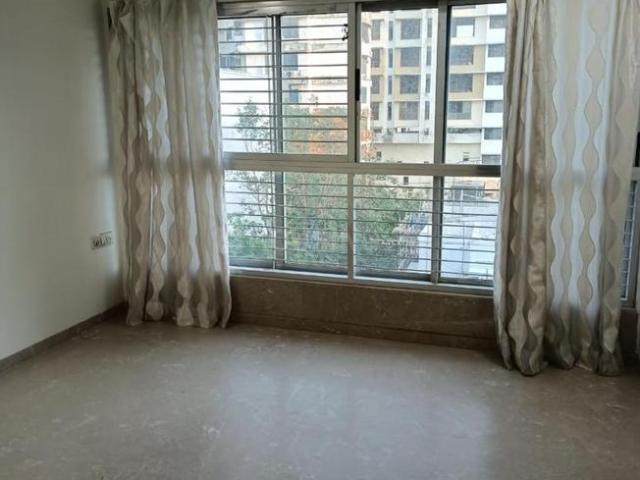 4.5 BHK Apartment in Khar West for resale Mumbai. The reference number is 20947395